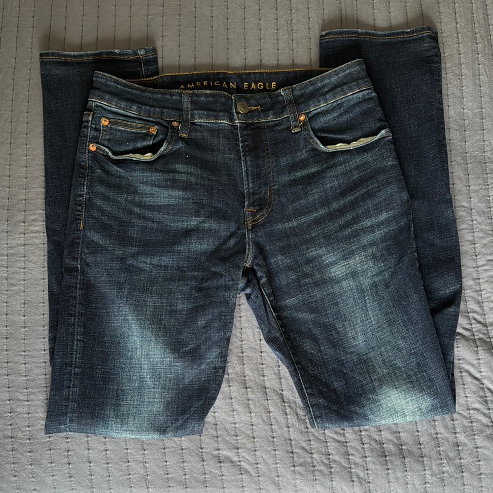 American Eagle Outfitters Slim Blue Jeans with Vintage Appeal